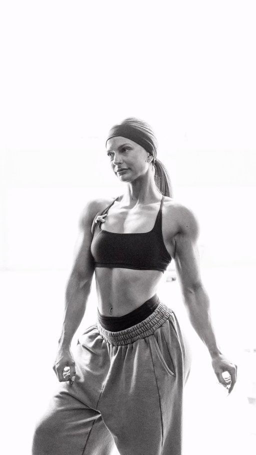 Getting to work with people who inspire you is one of my favorite parts of being behind the camera.

I’ve been following @sme_fit_ bodybuilding journey since we both attended a @rawnutrition event back in June 2023, and I’ve kept up with her journey through social media ever since.

We chatted briefly on instagram a few times & recently we finally connected and made this shoot happen.

Happy how these shots turned out especially the garage outdoor backdrop 🙂‍↕️‼️

Thank you to @ironalliance.gym for letting us shoot there 👊🏽
.
.
#Bodybuilding #FitnessPhotography #bikinibodybuilder #gymphotoshoot #controlledinsanity