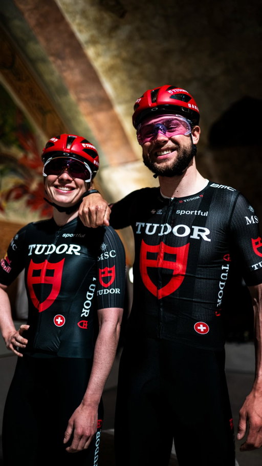 Gravel racing in the USA 🇺🇸😍 
@clara_koppenburg & @stjanockli are taking on @unboundgravel tomorrow - 200 miles across the Flint Hills - enjoy their recon ride! 

🎥 @oakleymeta