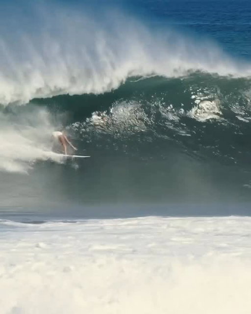 The anticipation paddling into this one, in front of all your friends 😳 A non-stop spring season at home for @vaihitimahana. 

🎥 @silviayom