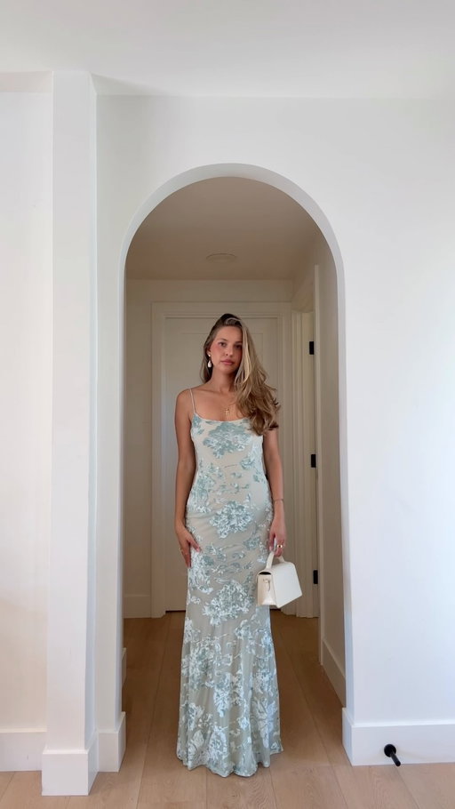 Spring to summer wedding guest dresses 💘 use BRIT15 @parkandfifthco 💘