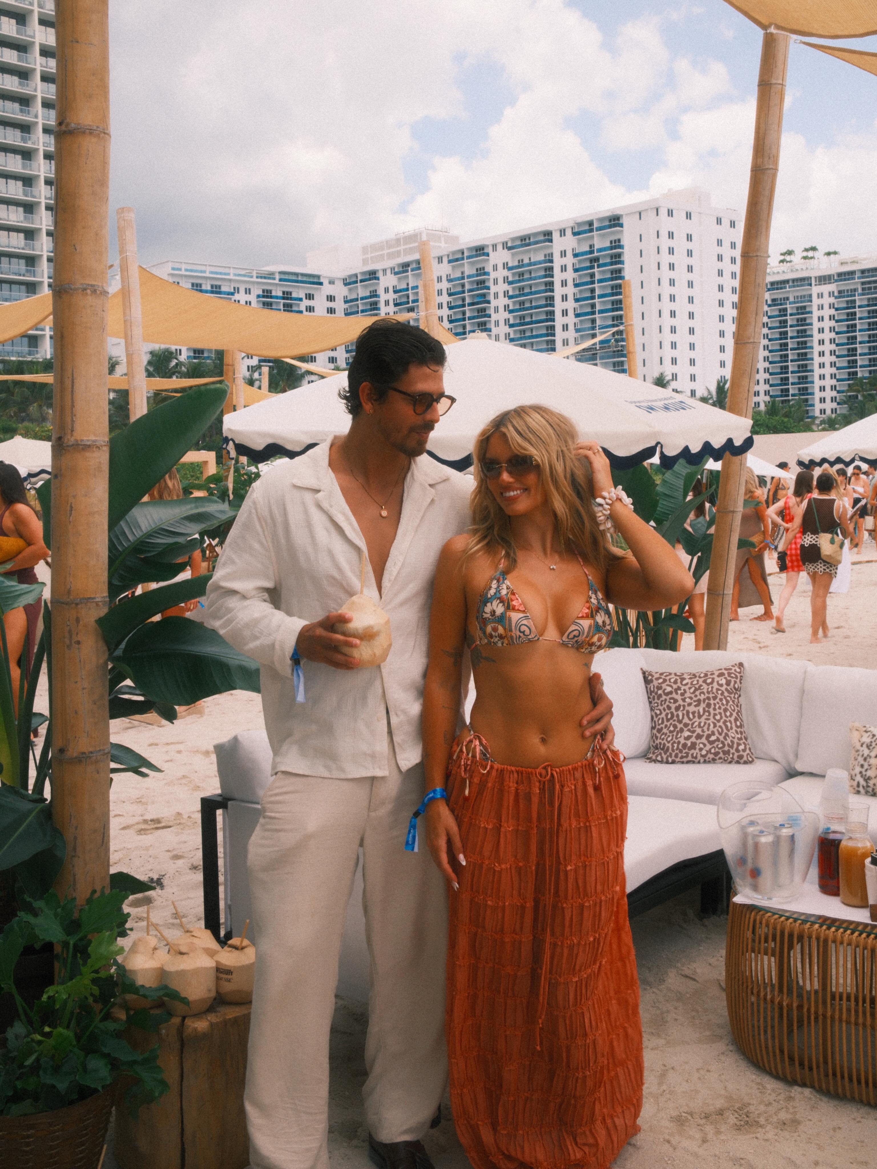 #neutrogenapartner My first Miami Swim Week has been a total success so far!! I couldn’t do it without my @neutrogena ultra sheer invisible gel SPF 40 sunscreen. I’ve been loving it as a primer before my makeup, it’s invisible protection i can trust ☀️🏝️🤍 @amazon