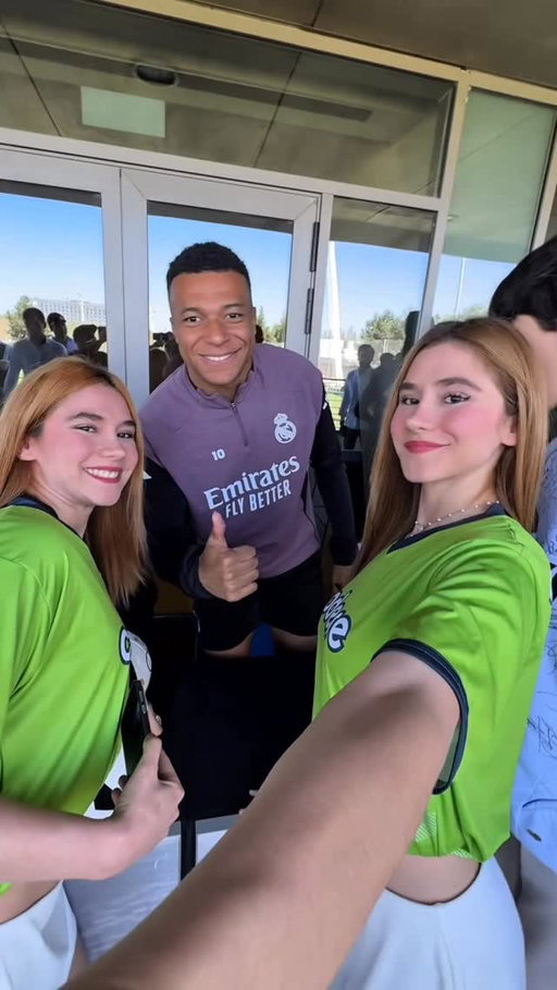 Un sueño conocerlos, los queremos! 🥹 Camavinga, Mbappé y Tchouaméni 🫶🏼 @coderemx #CodereMadridista #realmadrid #publicidad