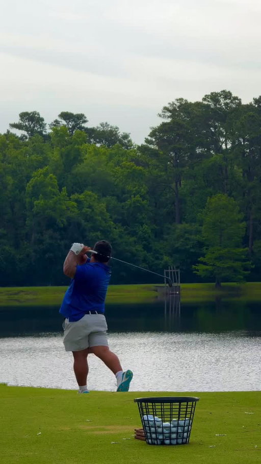 Came up a bit short, but cool riser🤪
•
#malosigolf #golf #reels