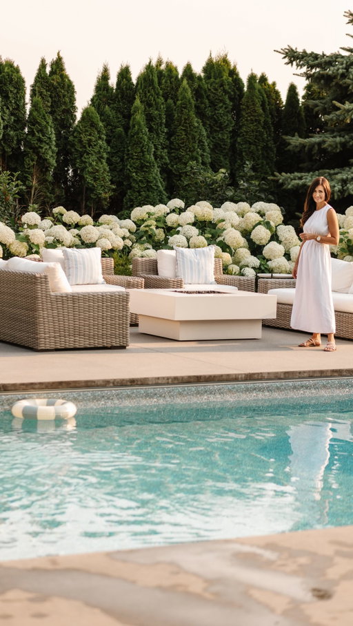 Unpopular opinion: the most luxurious thing you can do this summer is slow down. I’m talking fresh herbs, backyard dinners, flowers on the counter just because.

I’m leaning fully into French-inspired living this season… easy DIYs, hosting tips that don’t stress you out, and garden inspo that makes your backyard feel like it belongs somewhere in Provence.

If that sounds like your kind of corner of the internet, bienvenue mes chéries. I think you’ll like it here. 🍓🤍

#gardening #hydrangeas #homeandgarden #diy #frenchinspired