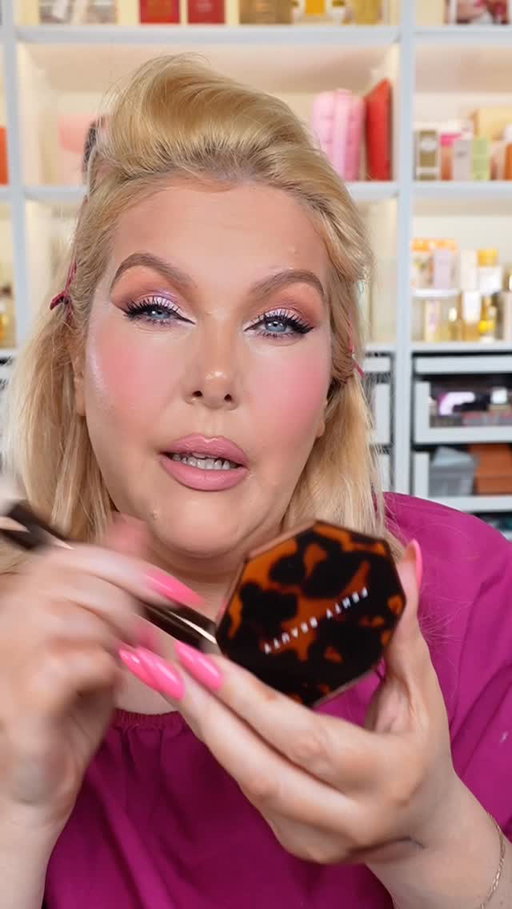 Makeup lesson: ultra glam

IB: @stefansubotic_makeup 
Blush inspo @paintedbyesther 

Key products: 
Skin prep @embryolisseau 
Bronzing liquid @westmanatelier 
Foundation @charlottetilbury 
Blushes (various) including @makeupforever 
Bronzer @fentybeauty 
Eye palette 🎨 @natashadenona 
Mascara @tartecosmetics 
Lashes @glambymanicare 
Powder @hudabeauty 
Rollers @mermade.hair 
#makeup #makeuplesson #bridalmakeup