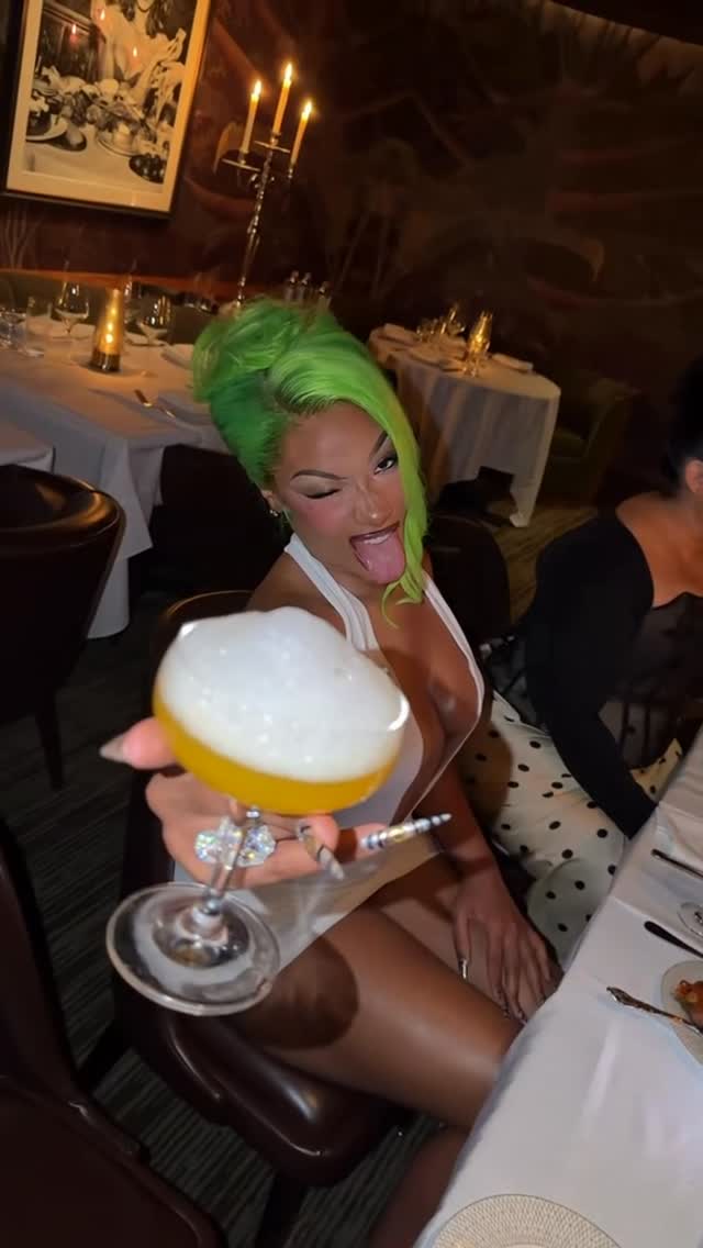 hot girl dinner 🍸