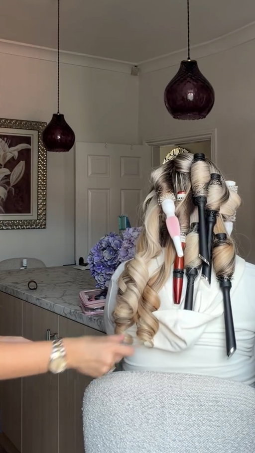 The negativity a loose weave brings is wild. I’m ready for you all in the comments. Que the what about her hair. The tension of the brushes. The pure stress at someone having a loose weave. I’ve done Charley’s weaves for years, her hair is amazing under and I was pinning aswel as brushes. Don’t panic. It’s fine.
