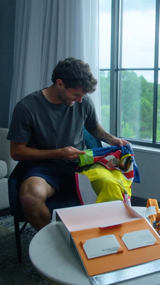 A journey to the top.

@heronpreston surprised @cmpulisic with a custom hand-stitched shirt made from patches that highlight the teams, leagues, and passions that have fed his dreams throughout his career.

#FeedtheDream

A one of a kind gift. Not for sale or commercial use.
