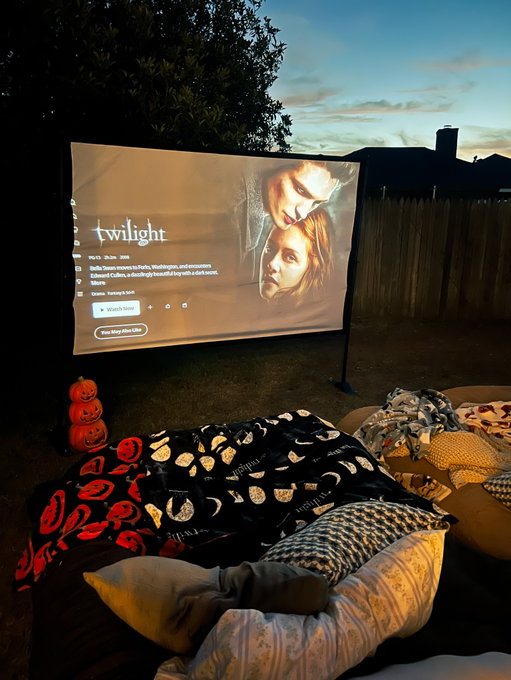 my twilight dreams came true last night ✨🍎🌲
•
came home to the greatest surprise ever ~ a twilight themed birthday party! 😭 watching twilight under the stars is a 10/10 experience!! ✨
•
feeling so happy and grateful for this fun little life✨🎃
•
special shoutout to my friends and family who put this together ~ yall are iconic!! 
•
•
•
•
#twilightaesthetic #twilightparty #twilightvibes #teamedward
