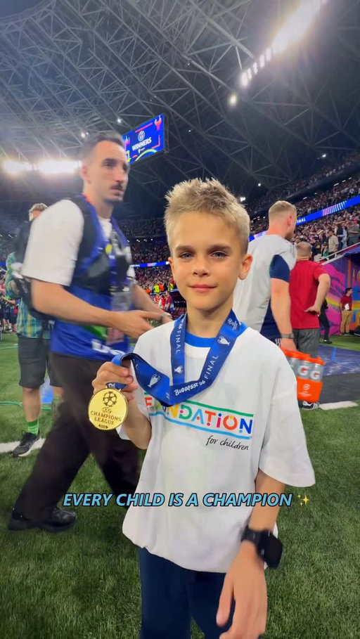🥰 Meet 9-year-old Zsombi.

⚽️ We loved sharing his magical moment accompanying UEFA president Aleksander Čeferin at the #UCLfinal trophy ceremony!