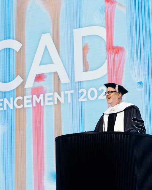 A mentor we adore: Bruce Pask wowed the crowd as SCAD Atlanta’s 2026 Commencement speaker! @brucepask 

Bruce is renowned for shaping the men’s fashion conversation through his work with Saks Fifth Avenue, Neiman Marcus, GQ, and The New York Times Style Magazine, defining what’s next in fashion, editorial, and culture along the way.

Thank you for inspiring our Bees, Bruce! 🎓