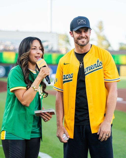 Thanks for coming out to the ballpark, @derekcarrqb 🤩
