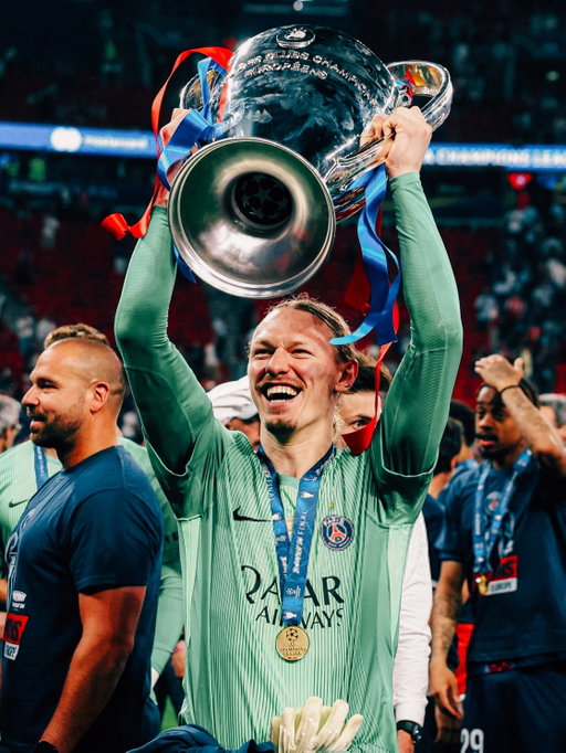 Back 2 Back ❤️💙🏆🏆
