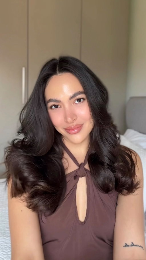 POV: You came for the hair tutorial and got a full podcast episode instead. 💁🏻‍♀️

This was originally 20 minutes long and the editing struggle was VERY real. The amount of footage I had to cut should qualify as emotional damage. 😂

Question though… do we like these longer chatty GRWM/hair videos where I yap my way through the process, or are we sticking to short, sweet, and caption-only content?