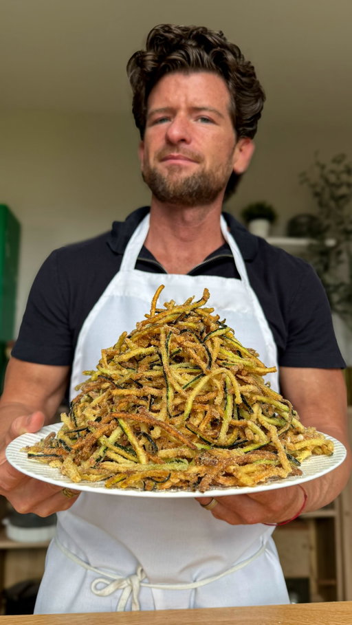 Best summer zucchini recipe☀️
Make these crispy zucchini fritti! They come together fast and make the perfect snack, appetizer, or side dish. It’s an easy zucchini recipe that everyone will love. Just make extra, because they disappear fast!

Recipe in the comments ⬇️