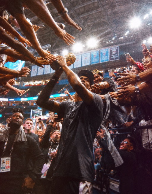 Everybody wants to touch success. 

#Wemby #NBA #spurs