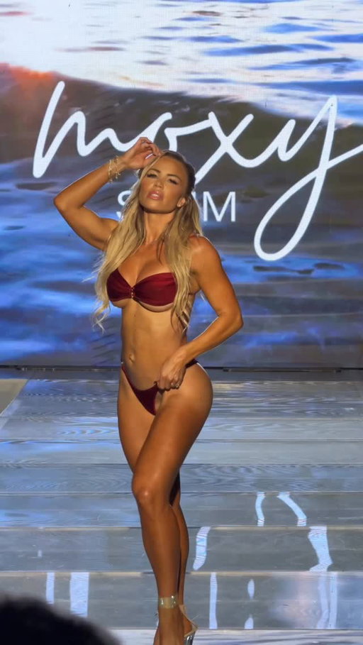 And the money shot angle #miamiswimweek How did I do? Was my first runway walk at #msw #miamiswimweek2026 #moxy @moxymgt @moxyswim