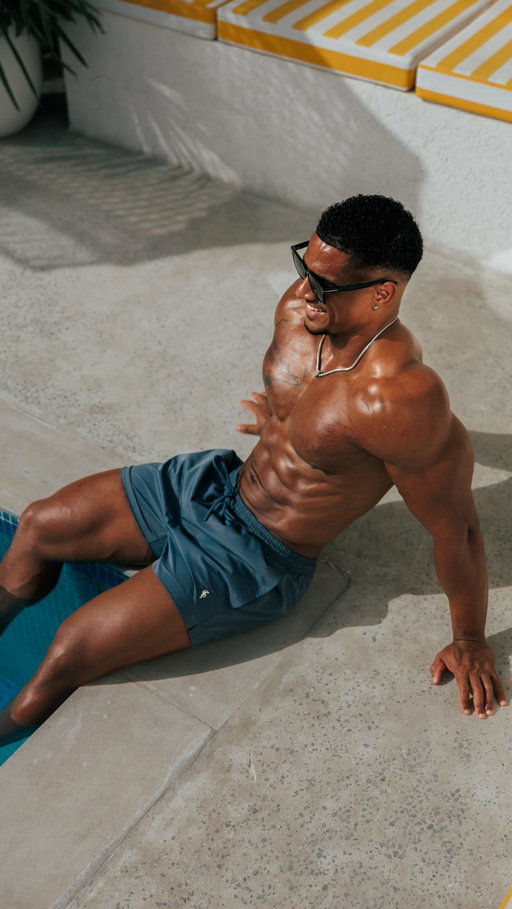 Home is where the pool is 😎

@fathersons_