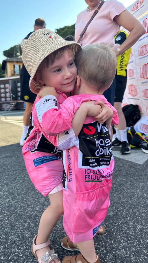 Someone’s getting ready here 💕

#GirodItalia