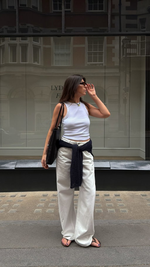 Simple but chic 🕊️