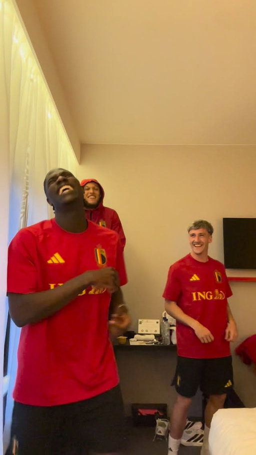 World Cup Song 🇧🇪👀? 

@diegzyyy @alexis.saelemaekers are on Board 
@de.la.fuentes on Balance ou pas ?