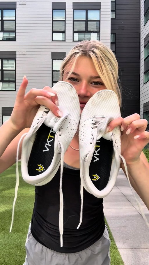 Never tried, genuine reaction, will it cheer and @teamvktry quite literally crushed all of my doubts with these insoles. Coolest thing EVER #vktryinsoles #vktrypartner #cheer #blindreaction #athlete