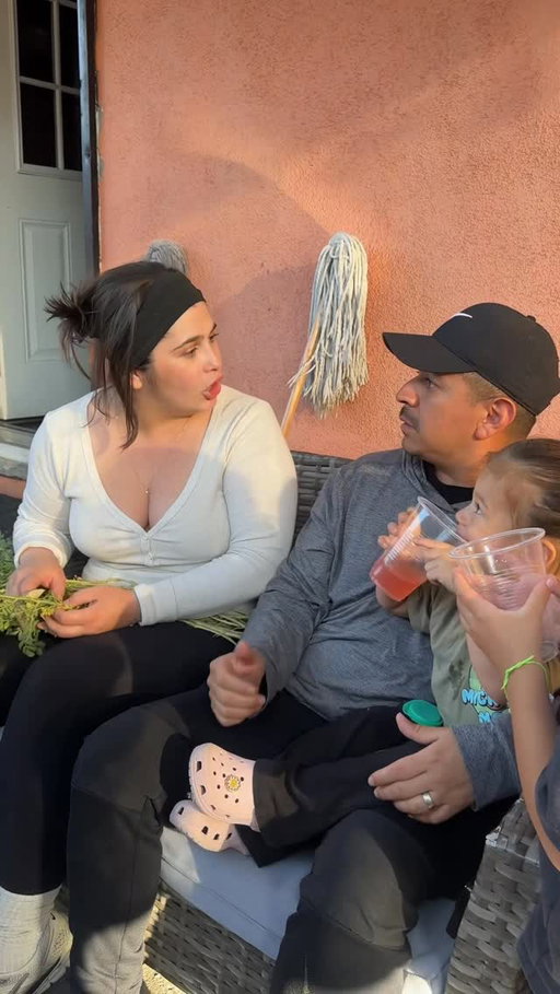 WHEN MY AMERICAN WIFE VISITS MY MEXICAN FAMILY… @sa_kenah 

••
••
••
••
#funny #explorepage✨ #reel #mexicanmemes #comedia
