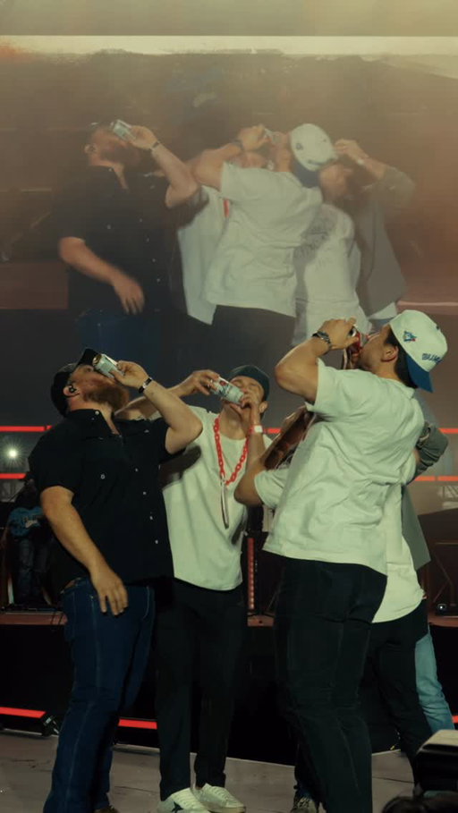 Closed out @lukecombs in Montréal with the Habs! 🇨🇦 Thanks @nsuzuki_37, @colecaufield, @4doby4, @bgally.11 & the @canadiensmtl for joining us last night.