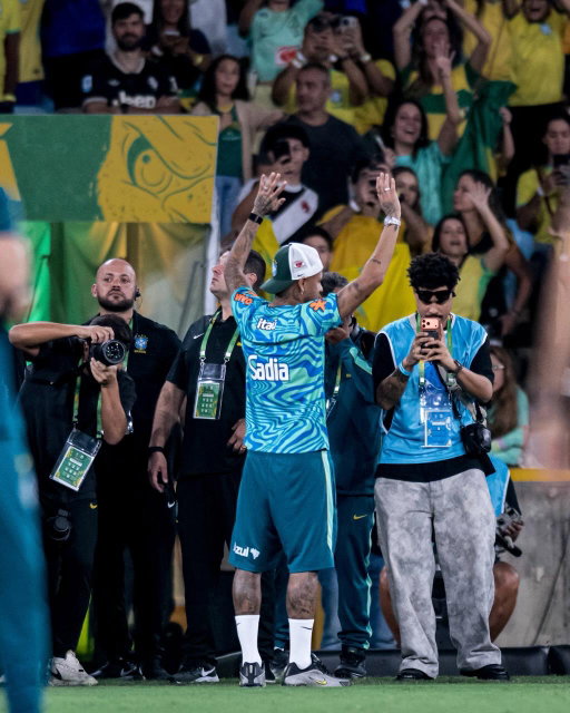Como é bom sentir esse carinho do nosso país … 
Agora é seguir viagem em busca do nosso objetivo, nosso sonho. 

Vambora BRASIL, rumo ao Hexa 🇧🇷🏆