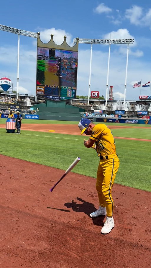 gotta love some bat tricks 👊🏼