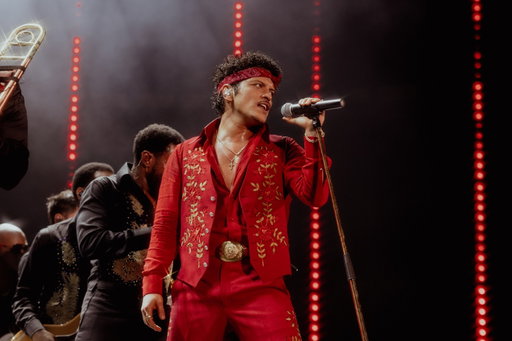 @brunomars just wrapped up 5 shows at @rogers_stadium 🌹  The Romantic Tour now holds the record for most tickets sold for a single tour stop in Toronto. Congrats Bruno, and thank you to every fan who came out and made it magic!

📸: @spiribolt