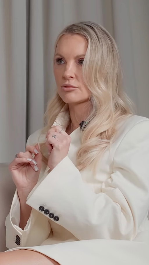 #223 Signe Sproga par spītu, saviem bērniem, veselības izaicinājumiem un sāpīgākajām mīlestības mācībstundām.

Intervija YouTube kanālā Generation Famous