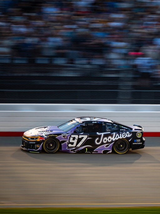 P5 in Nashville tonight! Had a great time leading some laps and battling at the front, getting more comfortable! Definitely feels like we’re making headway! 😀
