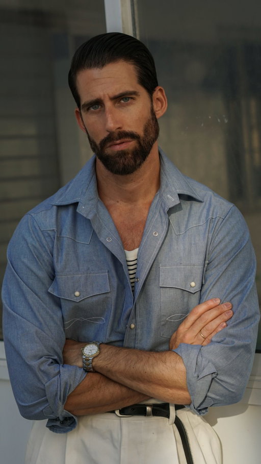 I’m obsessed with Western-style shirts, and this one by @guy_rover has become a must-have for my summer outfits because it’s absolutely perfect.

#grwm #modahombre #outfitinspiration #menstyle #summerstyle