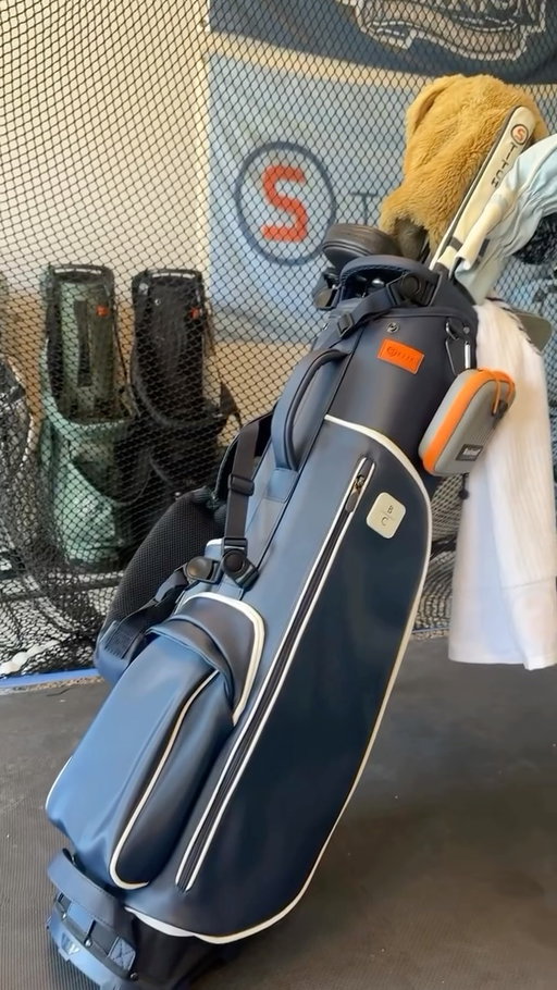 SWITCHING THINGS UP | @brycecopegolf rotates the Black SL2 Airwalker out for the Midnight GEN 2 SL2. Different setups, same STITCH performance. Lightweight, functional, and ready for every round ahead.