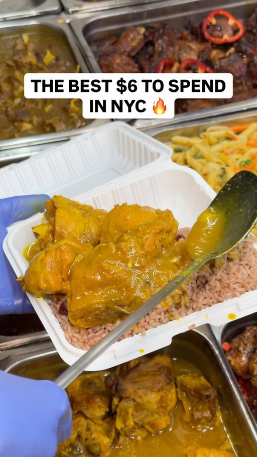 The best $6 to spend in NYC 

Home of the $6 plates ⚡️

#nyceats #soulfood #cheapeats #friedchicken #jamaican