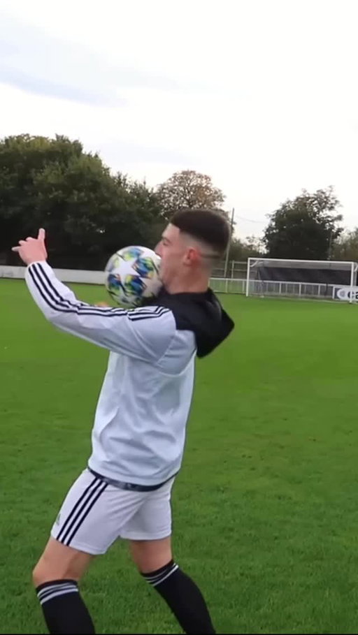 @declanrice has always been TOOOO TEKKY! 😂🤩🎯