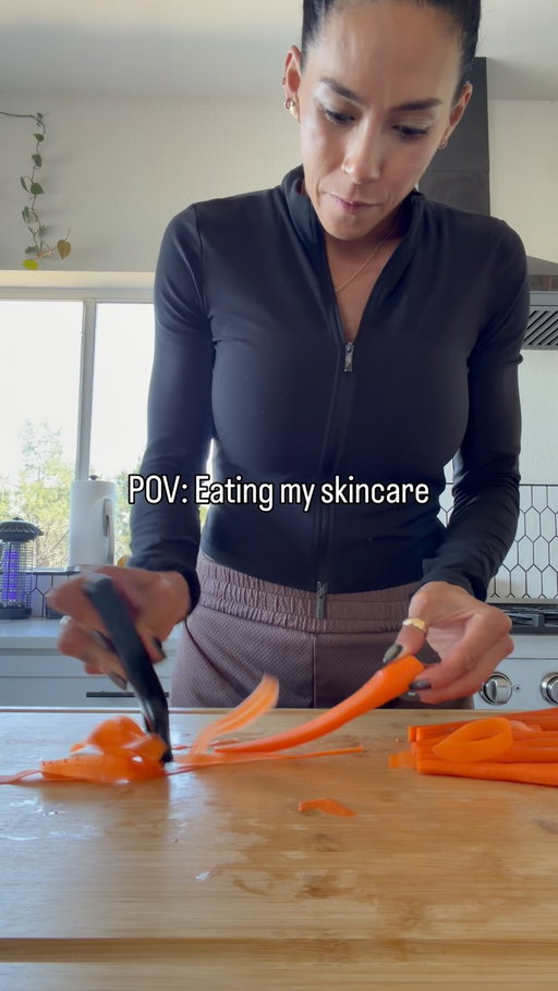 Eating my skincare 😆

Iam testing out how I feel about no Botox. 

It’s been months since I have done any injections so I am trying out alternatives to better skin. 

The viral retinal rainbow salad 🌈 

Put a spin of this from @itspaulinacee 

Ingredients 

5 carrots ribboned with peeler
1 english cucumber ribboned
1 cup red cabbage thinly shredded
1/2 cup pomegranate seeds
1/5 cup sesame seeds
1/2 bunch cilantro chopped
2 garlic cloves minced
2 tbsp pumpkin seeds
2 tbsp sesame oil
2 tbsp soy sauce
2 tbsp rice vinegar 
juice of 1 lemon

I am obsessed with this and have been eating it at least once a week since I made it! 

It’s legitimately nutritious and the skin benefits are rad: 
- Promotes glowing skin 
- Packed with antioxidants 
- Aids digestion
- Skin smoothing 

Whether it works or not it’s FREAKING yummy! 

Save and try it out next time you want a refreshing and delicious salad! 

#RetinalRainbowSalad #Viral #SkinCare #HannahEdenFitness