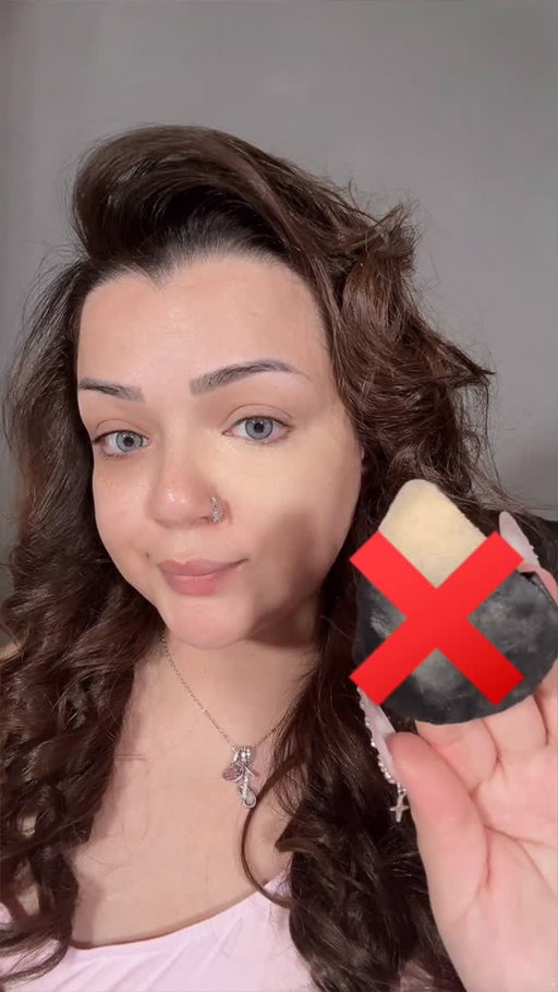 واش باقي الكونسيلر كيتخطّط ليك تحت العين؟ 😳✨💄

أنا كنستعمل Too Faced Born This Way Super Coverage Multi-Use Sculpting Concealer + L’Oréal Paris Infallible More Than Concealer باش كنخلي under eyes كيبانوا طبيعيين وبلا ثقل ولا baking زايد 🤍✨

شوفي الفيديو حتى للآخر حيث هاد الغلطة كيديروها بزاف ديال الناس 👀💫💋

#makeuphacks #concealerhack #beautytips #underEyes #flawlessmakeup