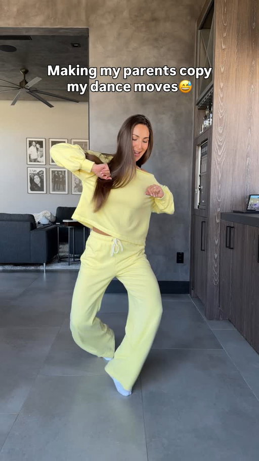 Saw @gwilli_kers and @elizzaabbethh22 do this one and had to do it with my parents 😅👏🏼 Iconic 🔥

#dance #family #dancetrends #parents 

https://liketk.it/6eJpA