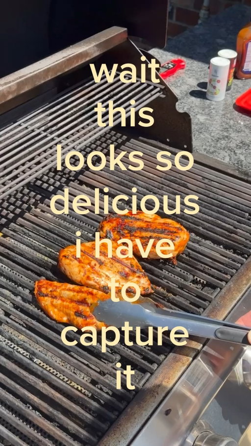 Some moments are too good not to capture:
The sizzle. The first bite. The view. The company you share it all with. 🔥 

What are you capturing this summer?