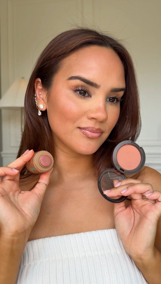 Go-to blush combo, alwayssss

Rhode tan line pocket blush
Mac gingerly blush
Add a glowy bronzer, Hourglass Ambient Lighting Volume 3 

Blush combo, cream blush, rhode blush, powder blush, every day makeup, #blushcombo #rhodeblush #creamblush #glowymakeup