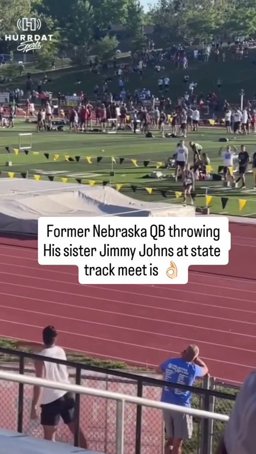 Not sure what was better the throw or the catch! 🥪

(via @hurrdatsports)