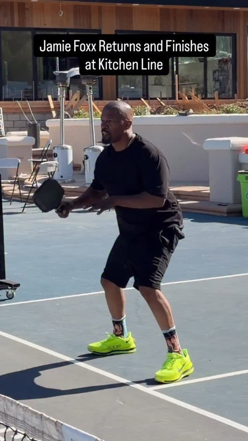 The goal has been set. When you’re preparing for a tournament, you don’t just practice what you’re already good at-you target the gaps.

@iamjamiefoxx and I identified his return as a major area of need, so we broke the process down from the ground up. We focused heavily on the mechanics of the return itself: loading the legs and intentionally pushing through the ball, rather than just slapping at it. From there, it’s about the transition—using that forward momentum to follow the flight of the ball straight to the kitchen line.

To make the muscle memory stick, we wrapped up with a match-like sequence to finish the drill. Simulating that real-game pressure is what bridges the gap between practice and tournament day. The work is getting real. 📈

🎥: @chance.mitchelll