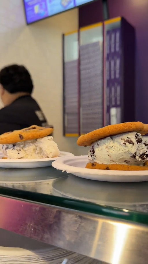 always the right time for a cookie'wich (@lifewithtiff_)