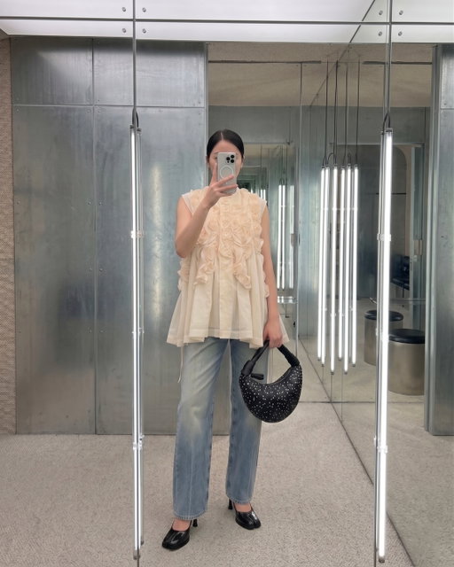 Between the walls of the #10CorsoComoStore fitting rooms, romanticism is officially reimagined. 

It’s time to embrace your era as a true fashion visionary: your new signature look is waiting to be discovered.

Generated with AI.