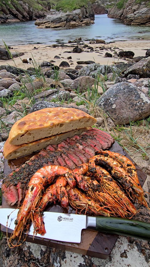 @hexclad On The Beach: The ultimate: surf & turf with fresh focaccia cooked right on the sand.
🌊🔥 If you want to upgrade your cooking setup, make sure to check out their Summer Sale happening right now.
#hexclad #menwiththepot