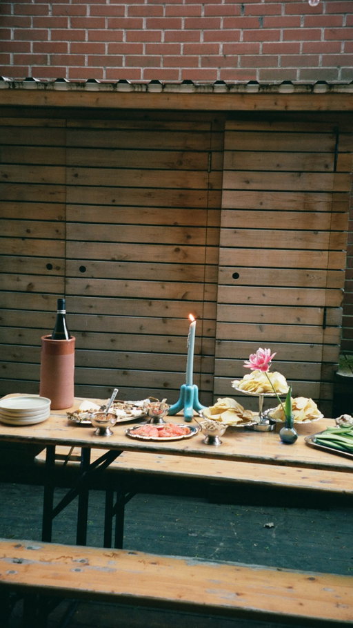 #pub Apéro improvisé > apéro planifié. Surtout avec les produits d’ici, qui sont tellement nombreux, et ce, sans se casser le bicycle. Soyez à l’affut pour d’autres idées d’apéros inspirés de nos @alimentsduquebec 🥒🧀🥖🍷