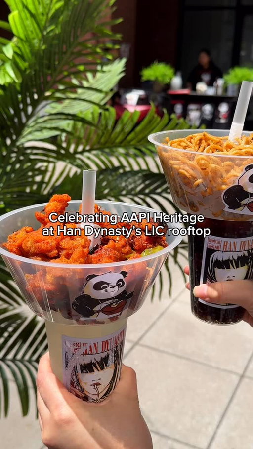 TIL that @handynastynyc has a LIC location with a rooftop!! To celebrate AAPI heritage, Han Dynasty held their Rooftop Bazaar event with lots of AAPI-owned vendors, fun games, prizes, a panda, and of course, Han Dynasty food! I got the dry pepper chicken and the dan dan noodles, which came with drinks in a cup that blew my mind. I didn’t know how to explain it other than showing it, which you’ll see in the video. You can drink from it and snack from it all while holding the chicken & drink in one hand. 🤯

While this event is over, you can enjoy Han Dynasty’s rooftop all summer long! And they’ll definitely have more fun events coming :)

#aapiheritagemonth #chinesefood #longislandcity #aapi #nycrooftop
