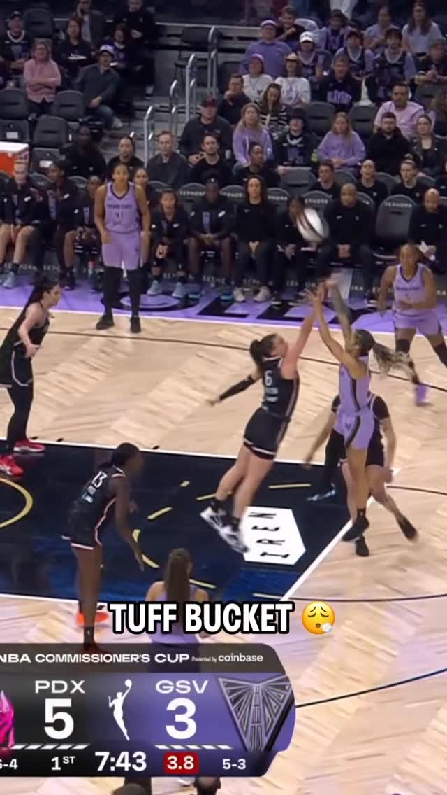 That’s tuff, Gabby 😤

Williams knocks the middy down over her defender for 2! 

PDX-GSV | League Pass | 2026 WNBA Commissioner’s Cup | @coinbase